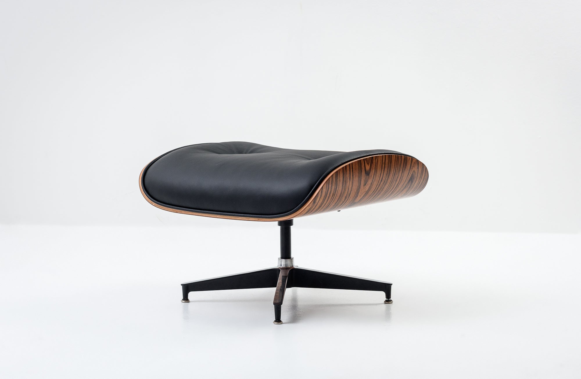 Leather Lounge Chair